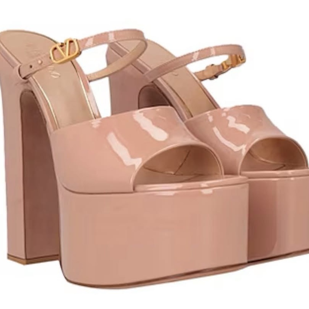 BNIB Valentino Nude/Blush Patent Leather Platform Sandals, 38.5